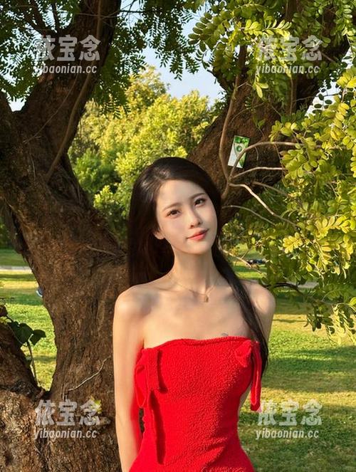 Xiuren秀人网 - 透视赵万灵的长腿写真：精致照片展现优雅与个性.txt