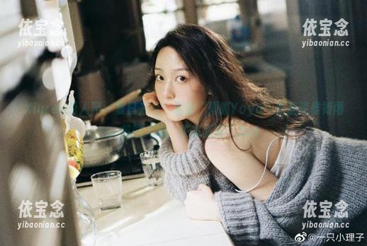 Xiuren秀人网 - 夏日来临，最新“雨瞳Yoyo”作品淡雅如雨，炫酷无限，快来品鉴！.txt