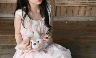 Xiuren秀人网 - 细腻原图，观看黄婧GIGI美脚写真里的每一个动人瞬间.txt