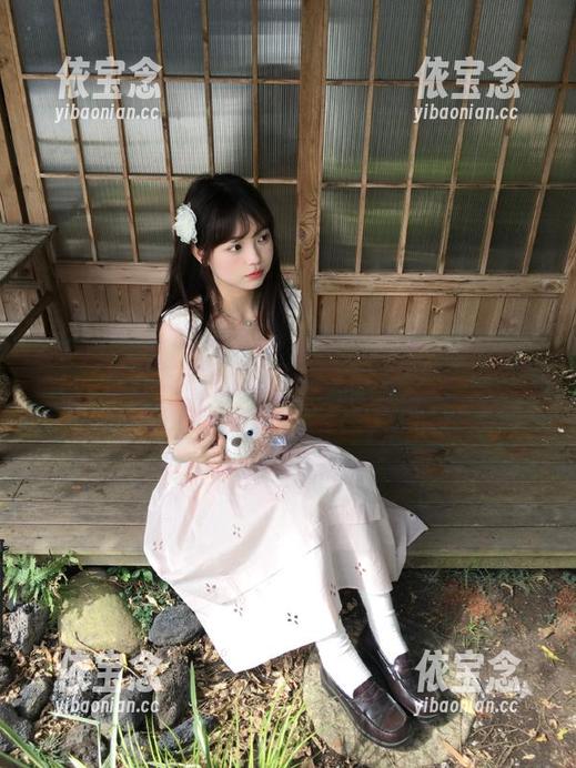 Xiuren秀人网 - 细腻原图，观看黄婧GIGI美脚写真里的每一个动人瞬间.txt