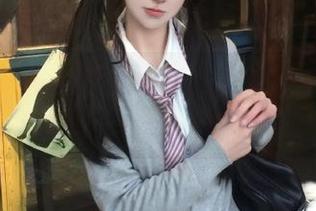 YouMi尤蜜荟 - Yumi尤美棉袜缤纷合集：捕捉时光流转中的美好瞬间套图.txt