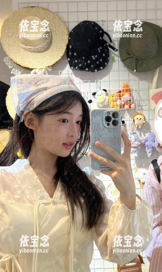 YouMi尤蜜荟 - 左冰Queen自拍写真：用图片记录生活中那些温暖的瞬间.txt