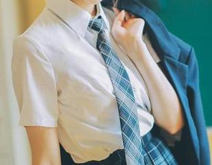 YouMi尤蜜荟 - 探索摄影艺术，谭小灵的高清写真作品中展现的绝美腿部线条让你爱不释手.txt