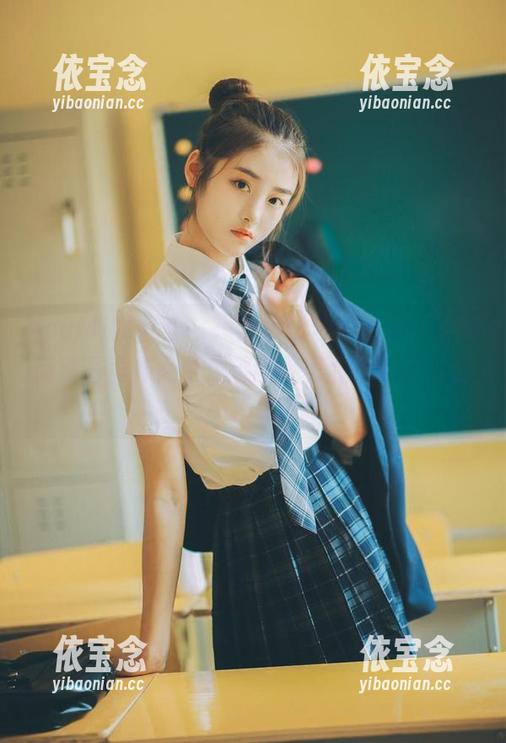 YouMi尤蜜荟 - 探索摄影艺术，谭小灵的高清写真作品中展现的绝美腿部线条让你爱不释手.txt