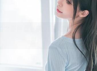 aqua水淼全新图集更新：带你探索蒂法旗袍与礼服的时尚世界.txt