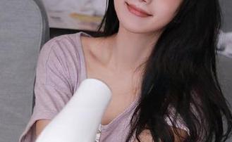 beautyleg - 高清照片尽显ChiChi毛衣的时尚气息与个性魅力.txt
