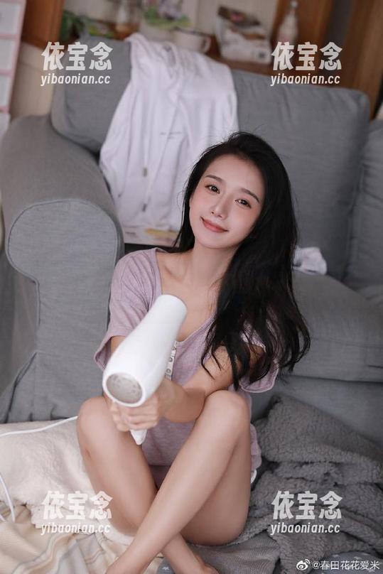 beautyleg - 高清照片尽显ChiChi毛衣的时尚气息与个性魅力.txt