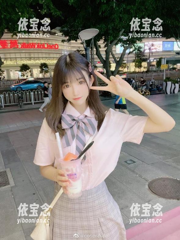 高清美图大揭秘：coser衣衣的自拍背后竟隐藏着这些搞笑故事！.txt