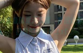 感受yui金鱼的夏天美图，套图让你沉醉于热辣的季节！.txt