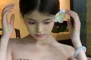 漫游サク(saku)的Fantia2023年写真集，尽享每一帧高清cos的精彩瞬间！.txt