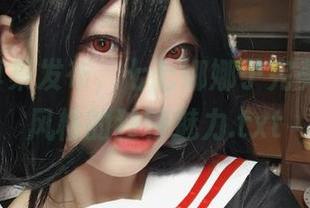 最新写真集发布，七七娜娜子完美演绎JK风格的独特魅力.txt