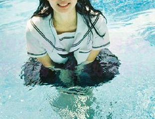 丽柜 - AMY空姐的高清美图集锦，捕捉生活中的每一份美好瞬间.txt