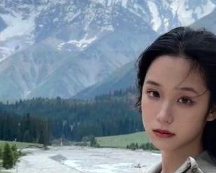 丽柜 - 牛仔裤作品全套欣赏：伊园独特视角下的时尚魅力.txt