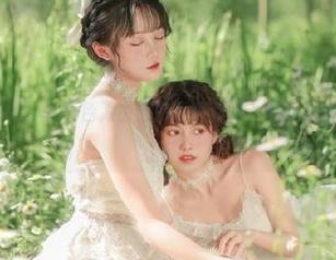 丽柜 - 观看兔子以粉色为主题的写真作品，感受她的独特视角.txt