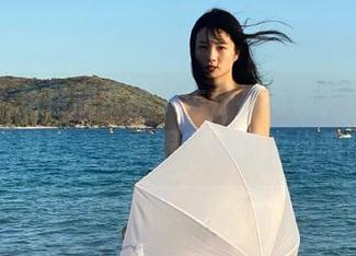 丽柜 - 免费欣赏桃子牛仔裤写真，带你感受青春潮流，一起跟随她的步伐吧！.txt