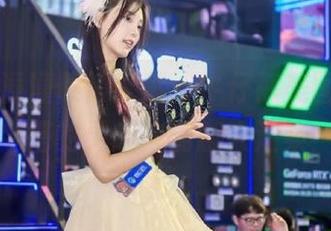 丽柜 - 潼潼倾情奉献：牛仔裤美图更新，时尚穿搭的灵感与创意大汇集！.txt
