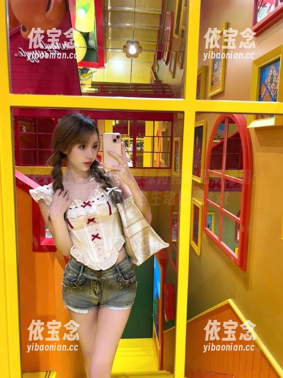 丽柜 - 在无圣光中窥探肖肖的透明灵魂：每张图片都蕴含生动情感.txt