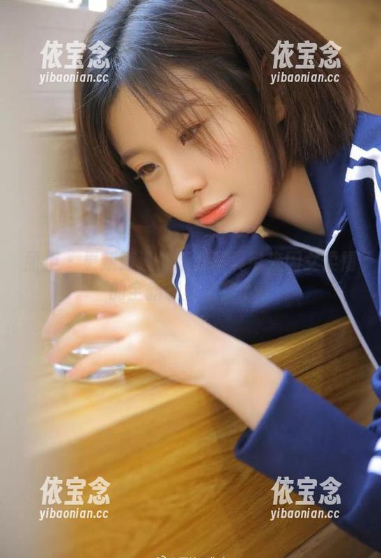 丽柜 - 更新速递！蕊蕊写真带来囚女柔情的全新视觉盛宴.txt