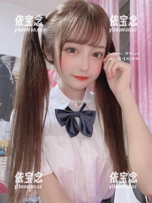佳佳好难啊 佳佳好难啊倾情推出校园写真美图:与友共度的美好时光尽在镜头下.txt