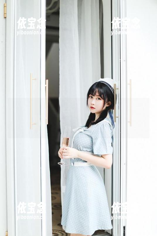 依依超级懒泳装美照合集：让我们一同观看她在艳阳下尽情释放青春活力的迷人姿态！.txt