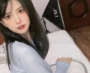 倦倦喵猫娘写真高清分享，陪你享受悠闲惬意的瞬间！.txt