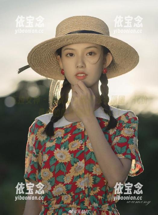 克拉女神 - 免费共享嘉萌泳衣原图，代价是你的眼睛和微笑！.txt