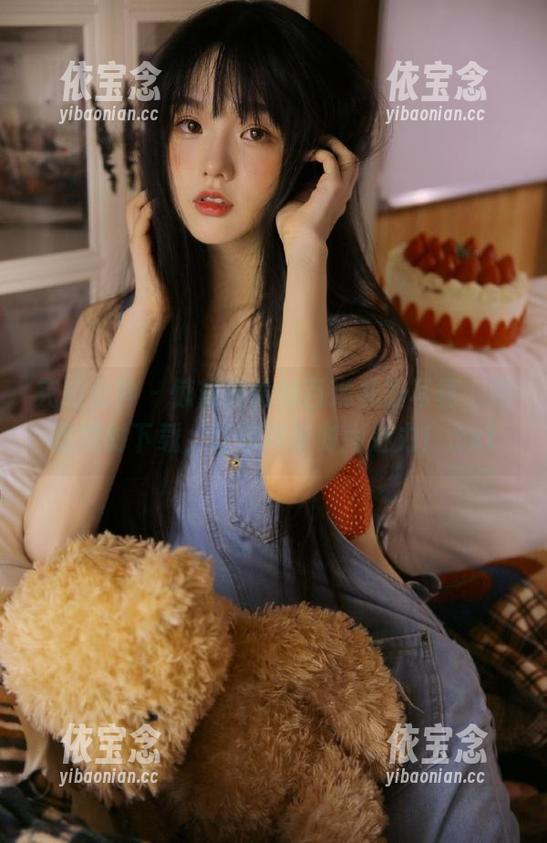 克拉女神 - 惊艳绝伦的百琳礼服写真，网盘限时下载，让你尽享时尚魅力！.txt