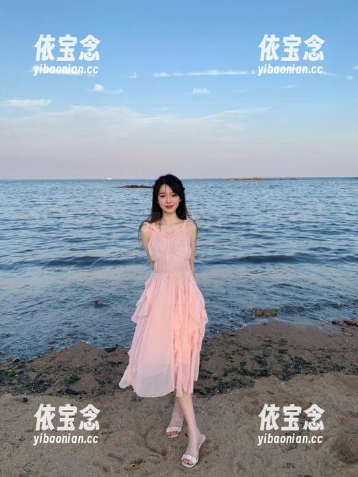 兔玩映画带你免费欣赏紫红色格裙图集，心动不如行动！.txt
