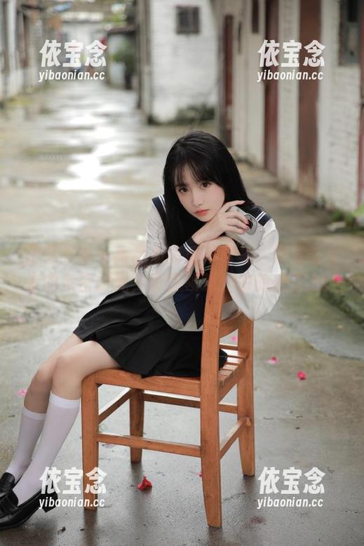 初夏女神 - 高品质高清写真集：双双与女友的亲密时光，带你领略爱情的魅力.txt