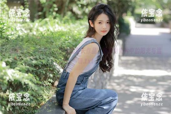 初夏女神 - 免费下载点点的夏天作品，感受她照片中的阳光与温暖.txt