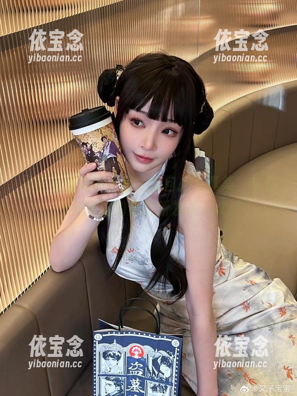 叉子宝宝倾情推出全新自拍写真集，与你分享她的美丽新发现.txt