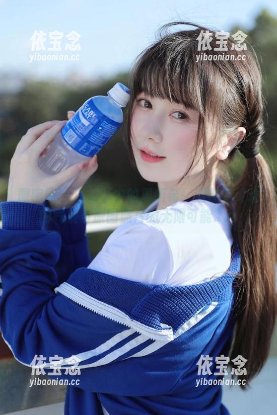 微密圈 - 白衬衫中的周妍希：透视她灵动的气质与原图照片的无限可能.txt