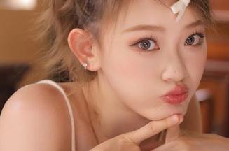 微密圈 - 周妍希最新写真集更新：浴缸里的轻盈舞动，尽展风情万种.txt