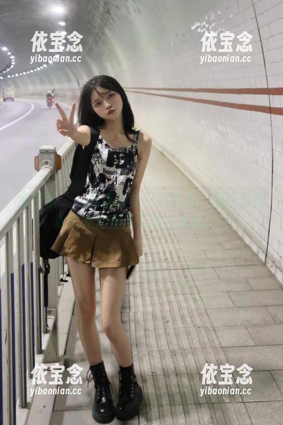 微密圈 - 一起感受夏日的热力：周妍希精致比基尼高清写真大放送.txt