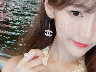 啾小妍Deer独家私房浴缸图集，水波荡漾中的魅力瞬间.txt