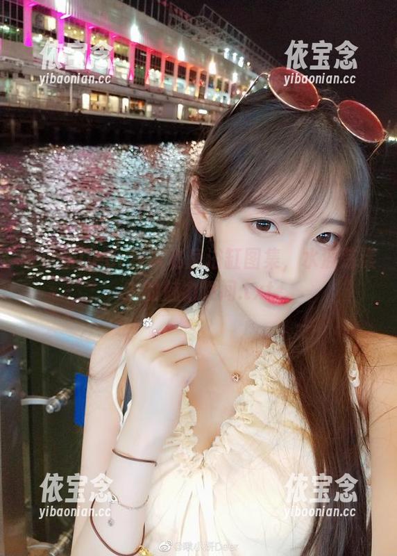 啾小妍Deer独家私房浴缸图集，水波荡漾中的魅力瞬间.txt