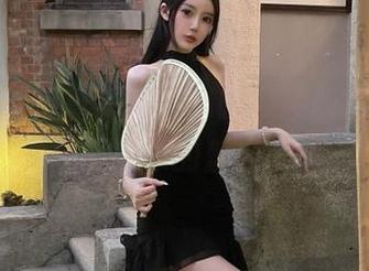 制服少女写真作品集：喵糖映画带你领略校园风采的魅力.txt