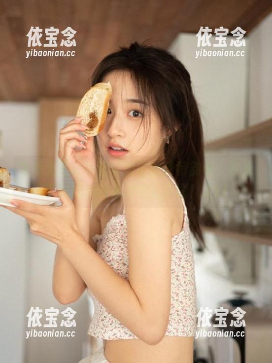 发现无圣光小猫咪制服的独特韵味，快来下载喵糖映画的精彩套图！.txt