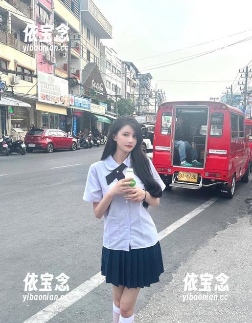 嗲囡囡 - 御姐江念鱼最新福利图集，散发无与伦比的自信与优雅.txt