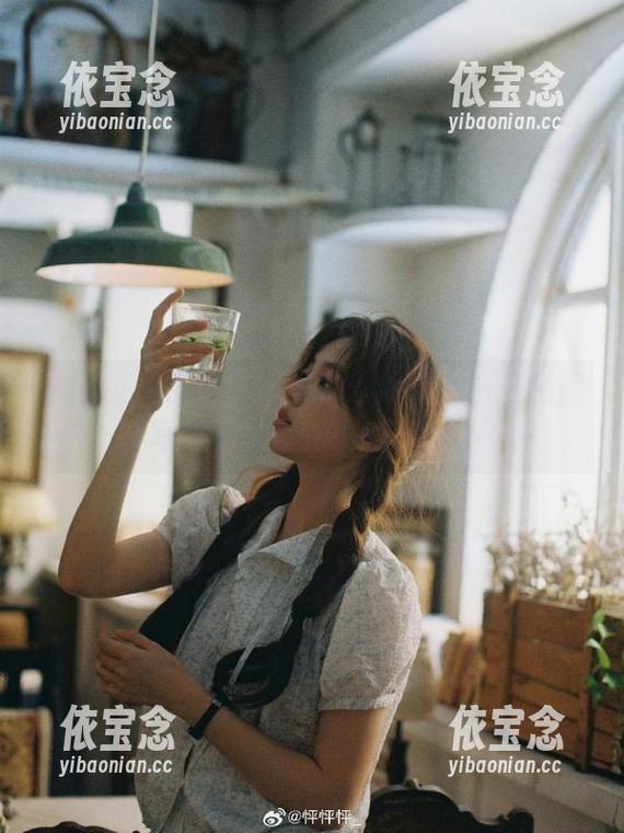 嗲囡囡 - 原图在线发布：捕捉陈怡曼和服写真中的每一个细节.txt
