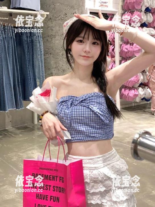 嗲囡囡 - 体验陈舒羽的眼镜写真照片，免费获取，感受她与众不同的时尚风采！.txt