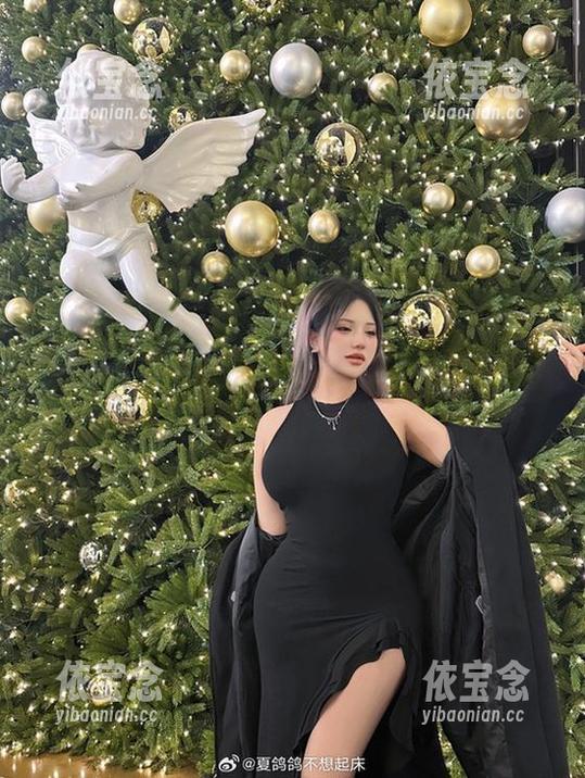 夏鸽鸽不想起床私拍图集解析：纹身水钻与自拍，展现多面个性的艺术.txt
