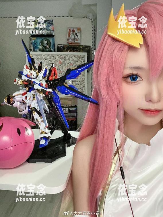 大大卷卷小卷 精选美图:大大卷卷小卷的少女写真让你感受无限青春气息与芬芳记忆.txt