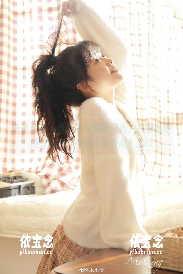 头条女神 - 俞公主穿搭新风尚，白衬衫原图分享带你领略高雅时尚！.txt