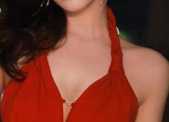 头条女神 - 全套周思超秘书写真作品闪亮登场，捕捉职场女性的自主与优雅，感受不同人生风景.txt