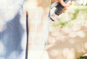 头条女神 - 体验火儿内衣写真带来的震撼魅力，免费下载原图，收藏属于你的时尚记忆！.txt