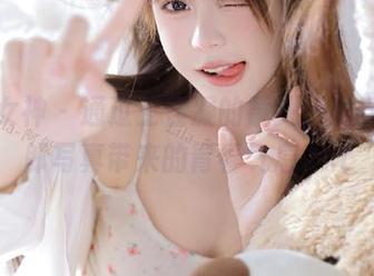 头条女神 - 通过王佳凝的镜头，感受兔女郎写真带来的青春气息.txt