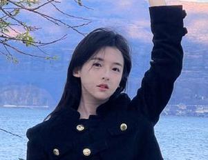 女主K震撼图包更新，带你走进上司的秘密幻境，感受无限魅力！.txt
