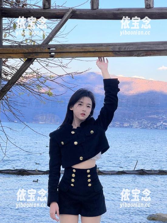 女主K震撼图包更新，带你走进上司的秘密幻境，感受无限魅力！.txt