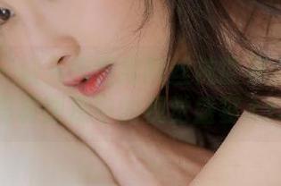 微密圈 - 滑入宋昱欣的丝袜世界：珍藏在写真图库中的视觉盛宴.txt